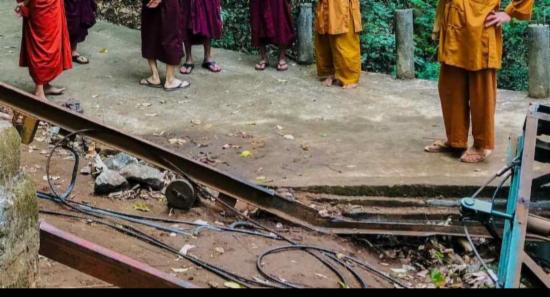 නාඋයනේ අනතුරින් ස්වාමීන් වහන්සේ නමක් අපවත් වෙයි